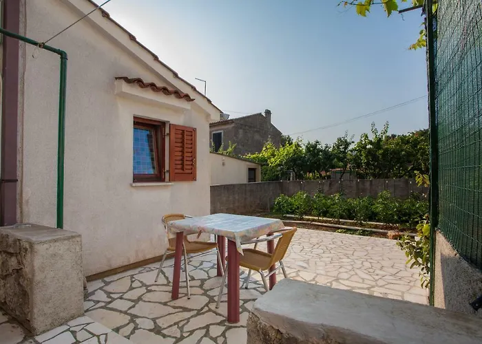 Ester Guest house 3*