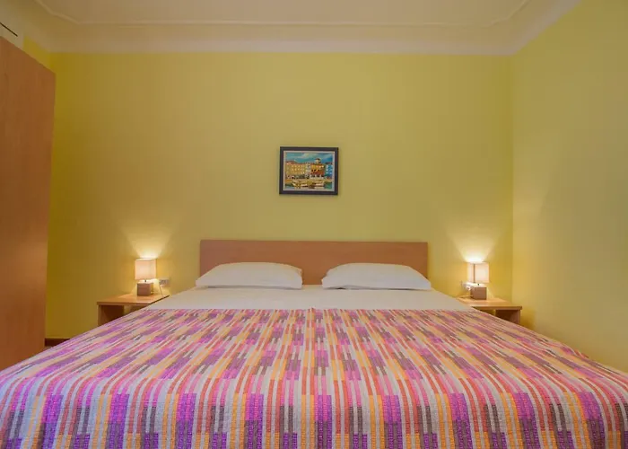 Ester Guest house Cres