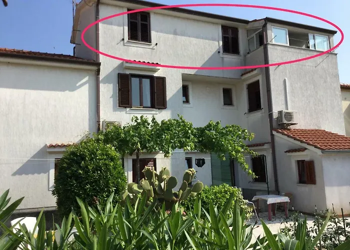 Guest house Ester 3*