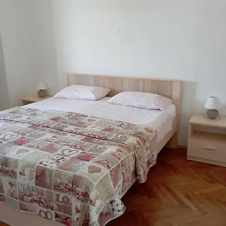 Guest house Ester 3*