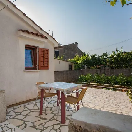 Ester Guest house 3*