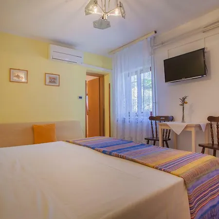 Guest house Ester 3*