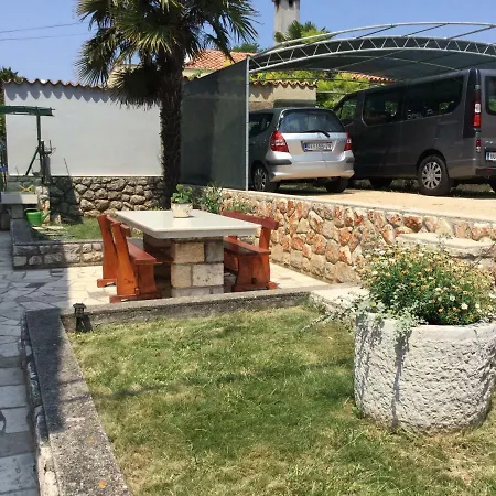 Guest house Ester 3*
